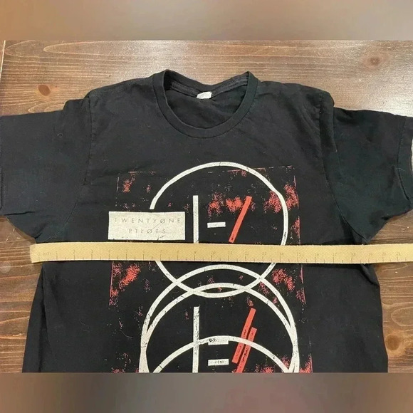 Twenty One Pilots Tour Concert T-Shirt - Picture 5 of 5